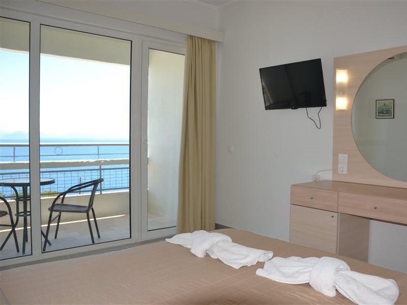 Alexandros Hotel Perama  Exterior photo