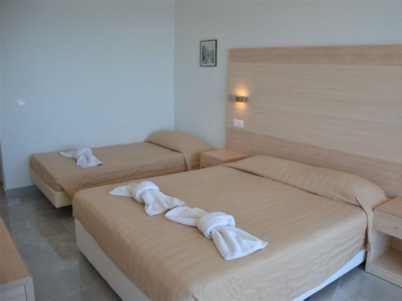 Alexandros Hotel Perama  Exterior photo