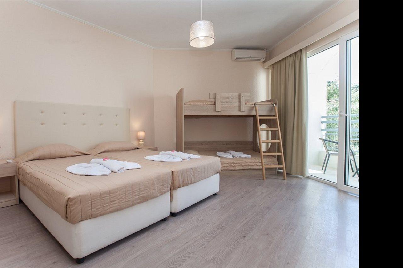 Alexandros Hotel Perama  Exterior photo