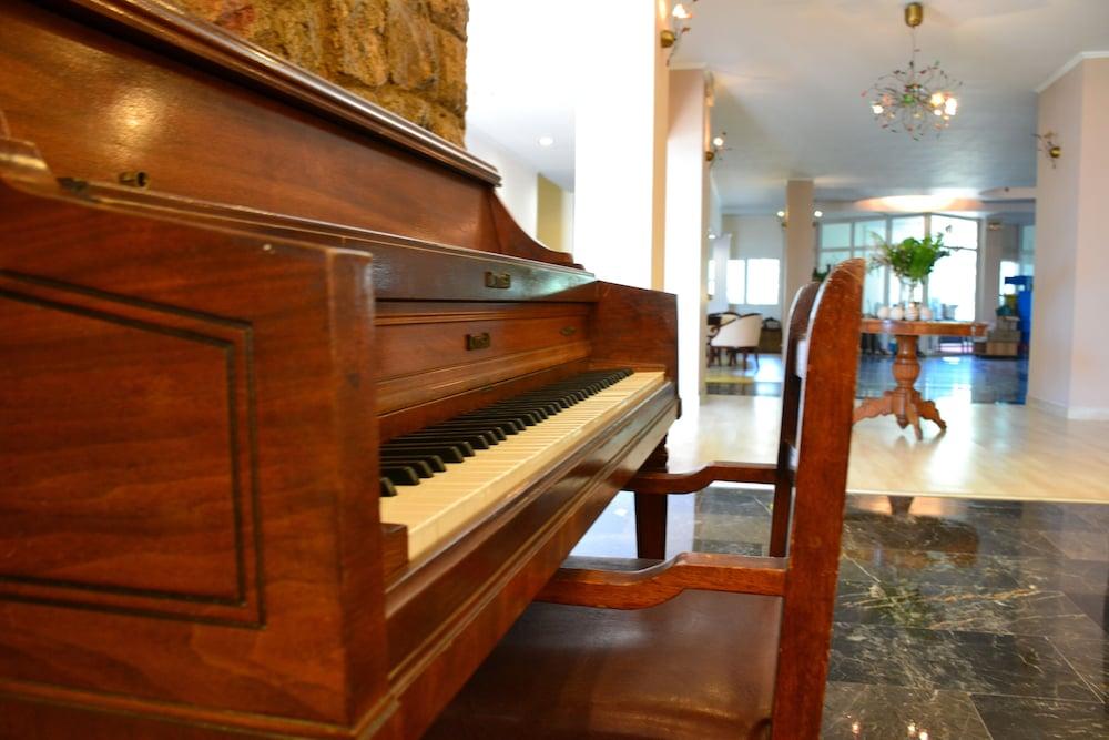 Alexandros Hotel Perama  Exterior photo