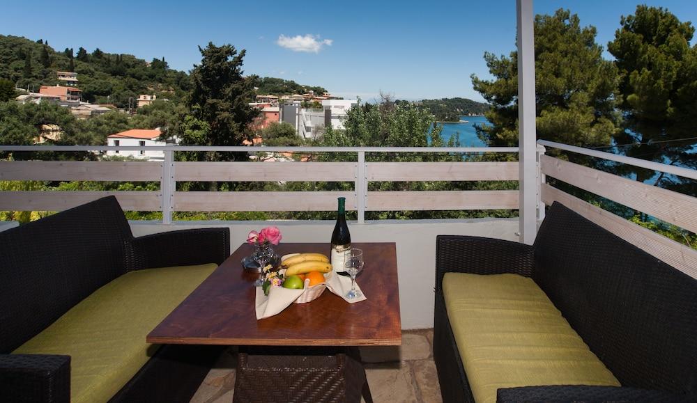 Alexandros Hotel Perama  Exterior photo