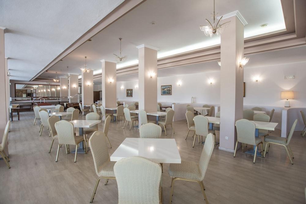 Alexandros Hotel Perama  Exterior photo
