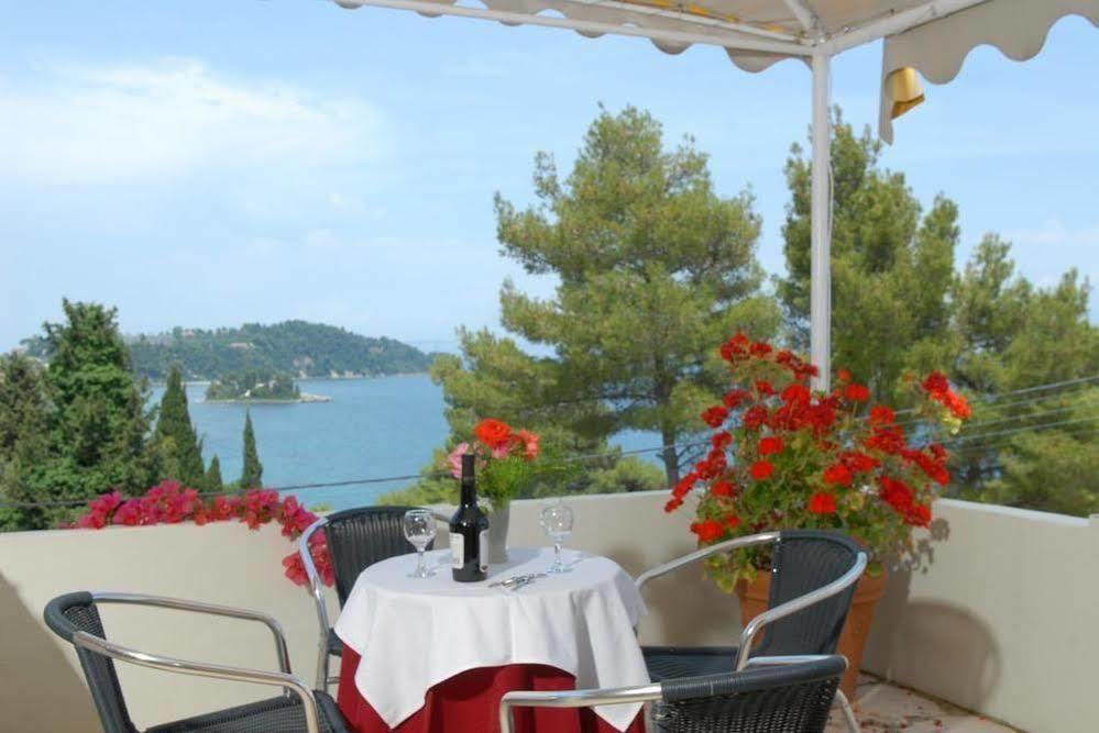 Alexandros Hotel Perama  Exterior photo