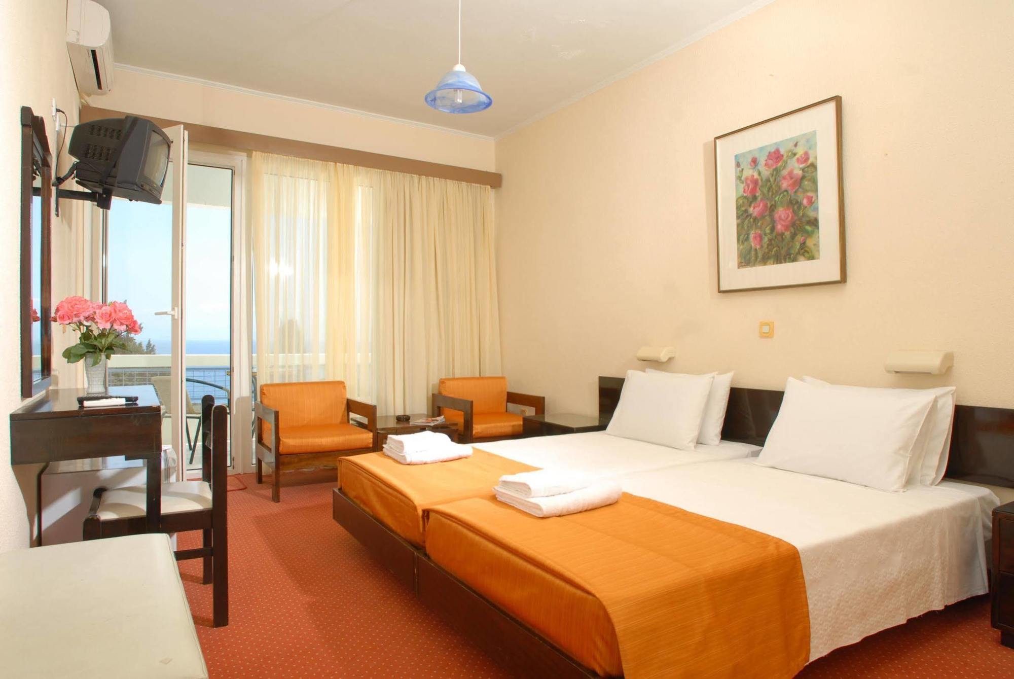Alexandros Hotel Perama  Exterior photo